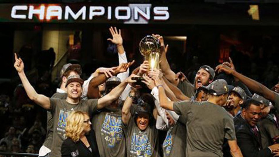Golden State culminó su temporada soñada con el título.