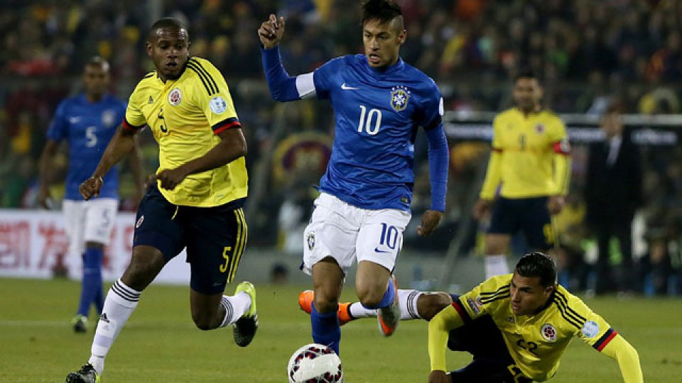 En Santiago, Colombia venció 1-0 a Brasil con gol de Murrillo.