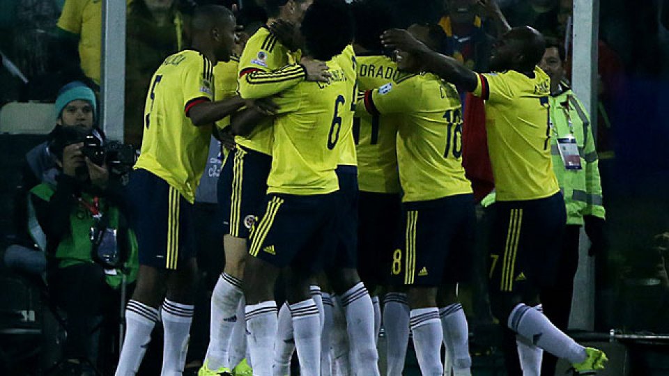 En Santiago, Colombia venció 1-0 a Brasil con gol de Murrillo.