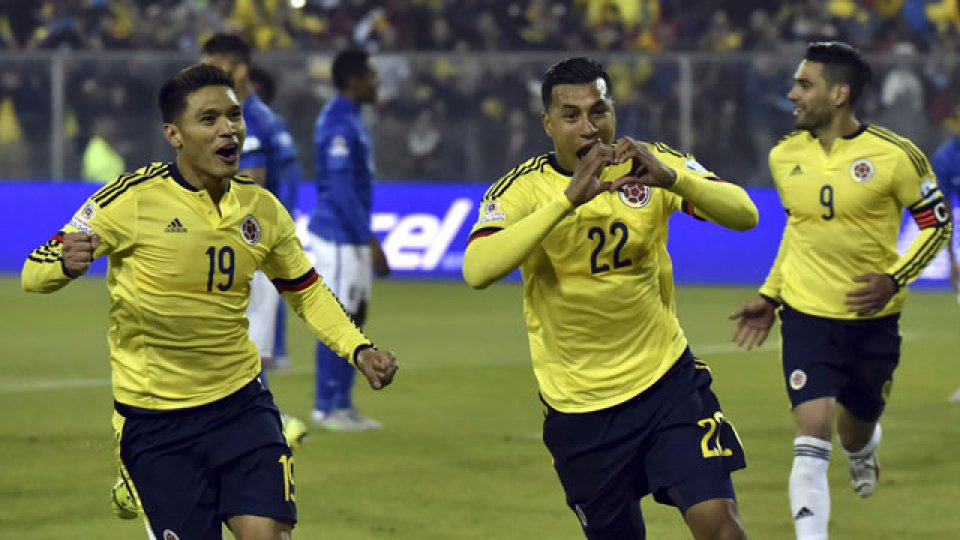 En Santiago, Colombia venció 1-0 a Brasil con gol de Murrillo.