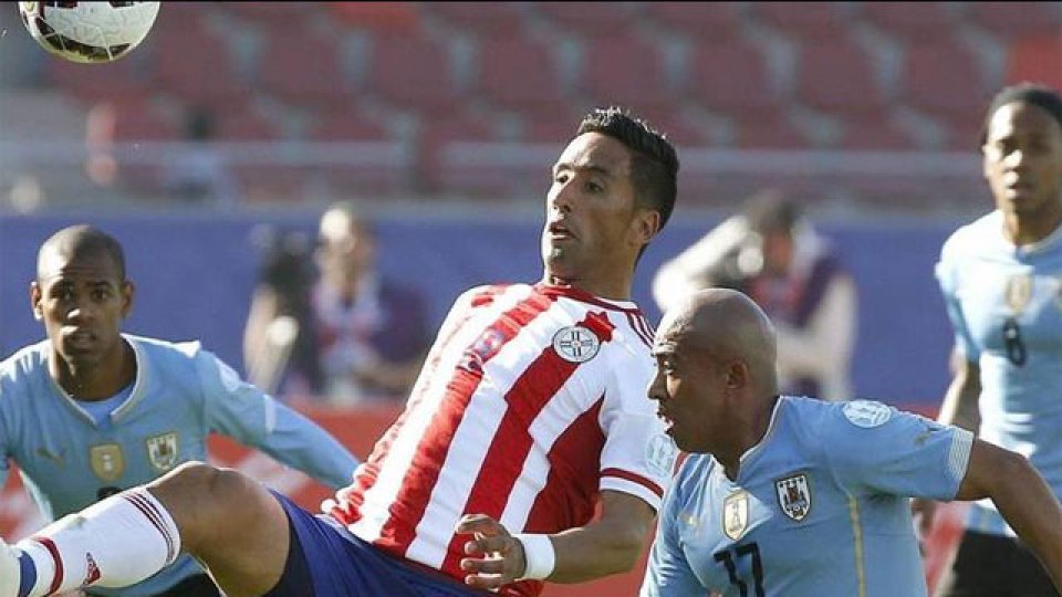 Empate entre Uruguay y Paraguay.
