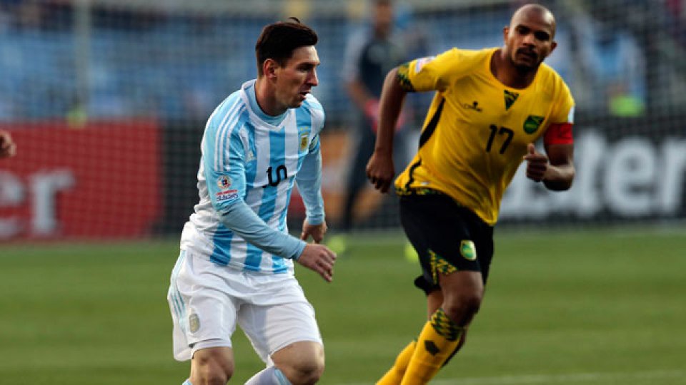 Argentina terminó puntera del grupo con siete unidades.