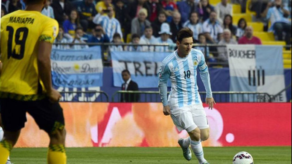 Argentina terminó puntera del grupo con siete unidades.