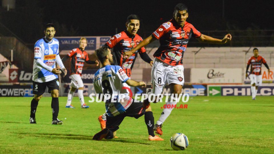 Juventud Unida se llevó los tres puntos del Grella.