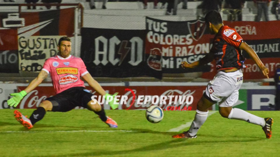 Juventud Unida se llevó los tres puntos del Grella.