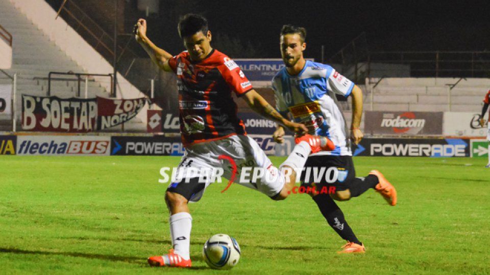 Juventud Unida se llevó los tres puntos del Grella.
