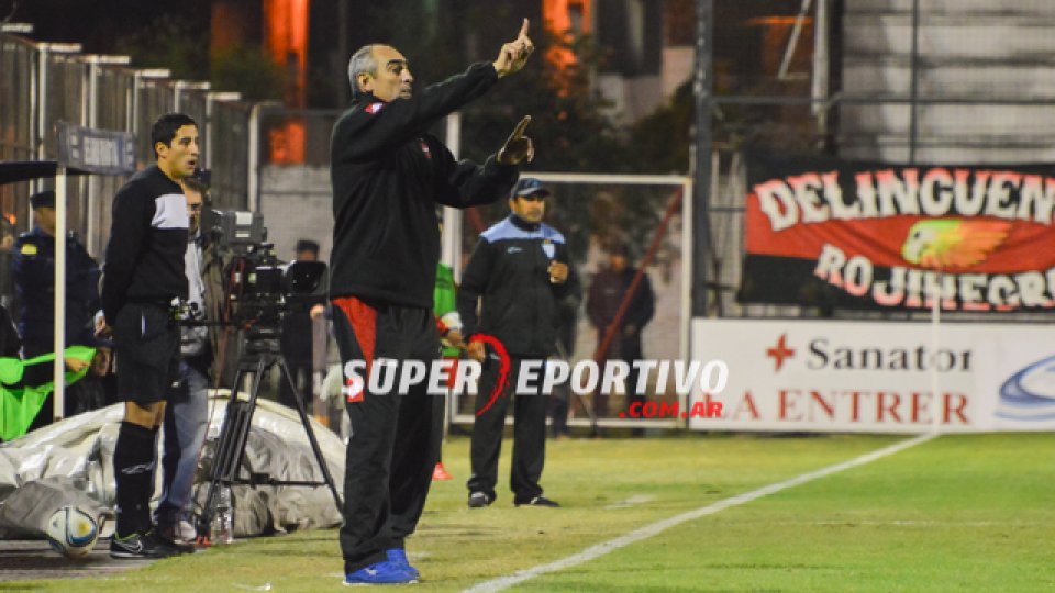 Juventud Unida se llevó los tres puntos del Grella.