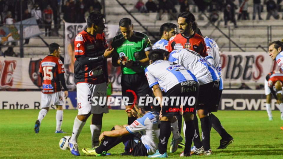 Juventud Unida se llevó los tres puntos del Grella.