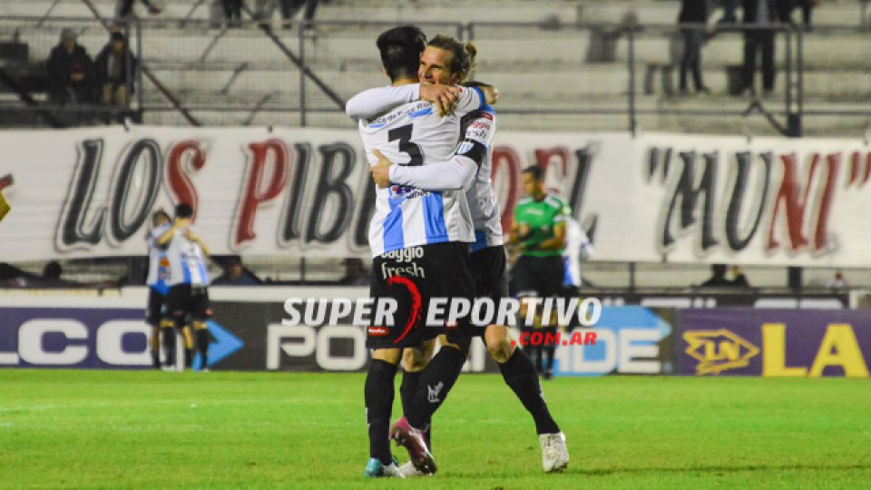 Juventud Unida se llevó los tres puntos del Grella.