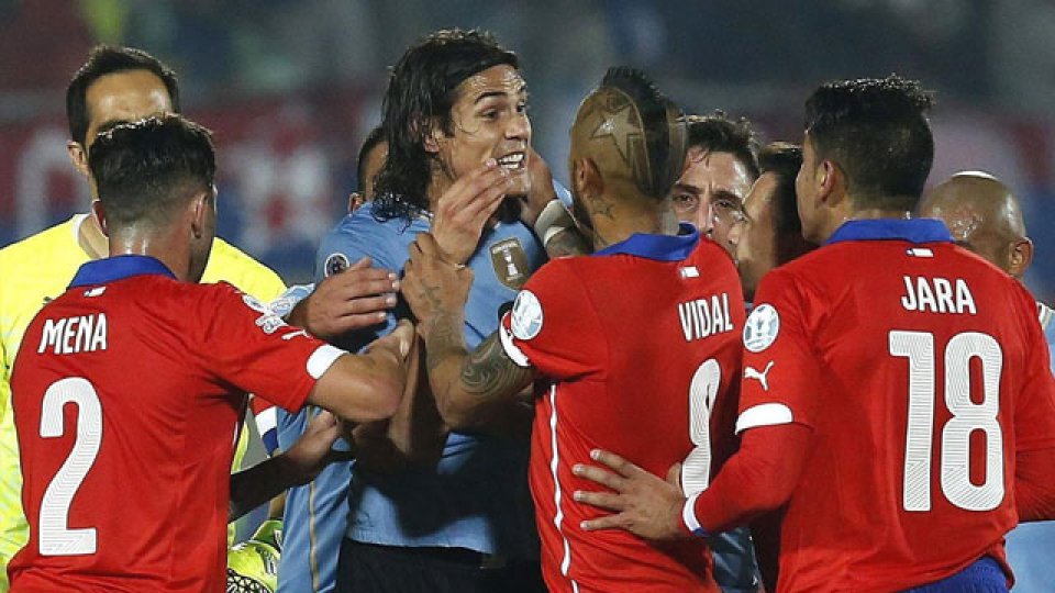 Edinson Cavani volvió a Uruguay junto a la Selección.