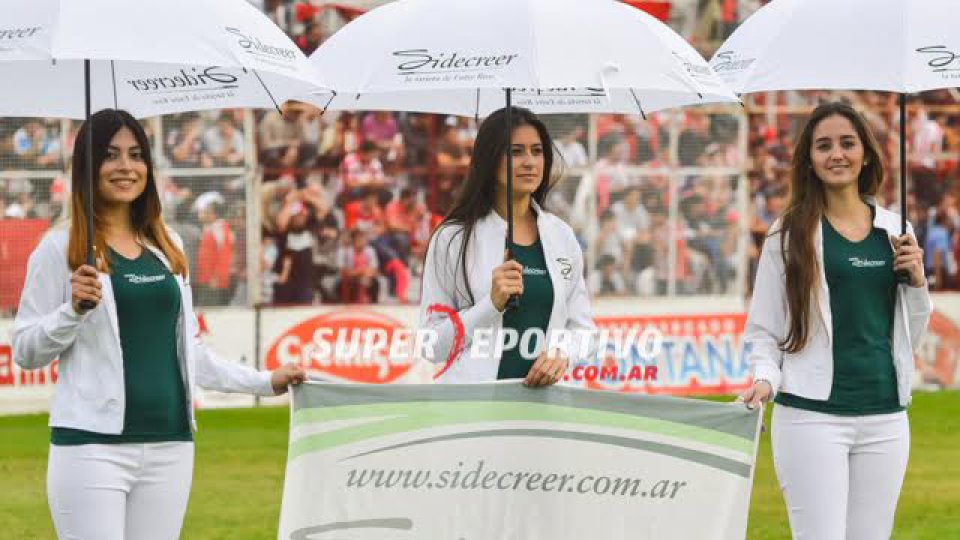 Todo el color de los hinchas en el clásico paranense.