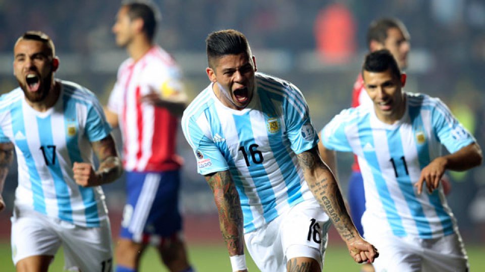 Marcos Rojo no podrá estar en el debut de la Selección.