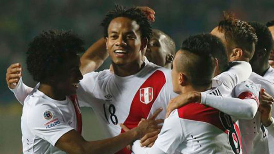 Per&uacute; venci&oacute; a Paraguay por 2-0, con los goles de Carrillo y Guerrero.