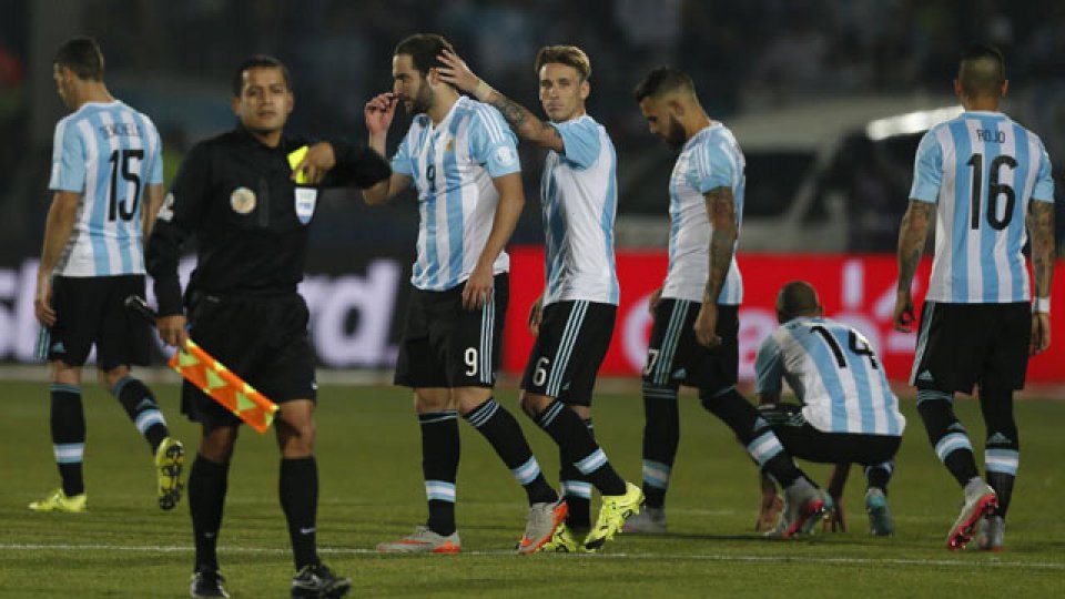 Argentina aún puede jugar la Copa Confederaciones.