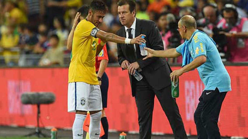 Dunga decidió dejar a Neymar afuera de la competencia.