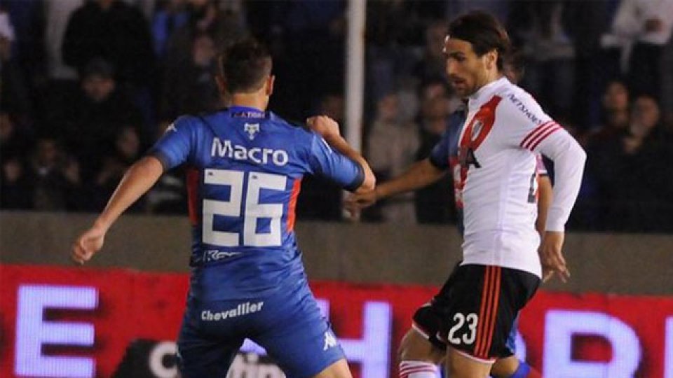 River no logró alcanzar a San Lorenzo en la punta.