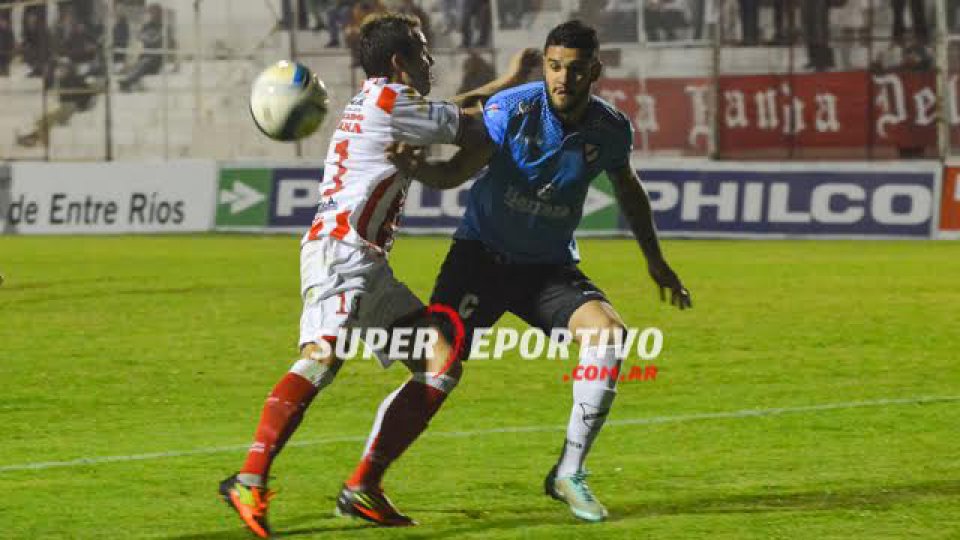 All Boys se llevó una victoria ante el Decano en el Mutio.