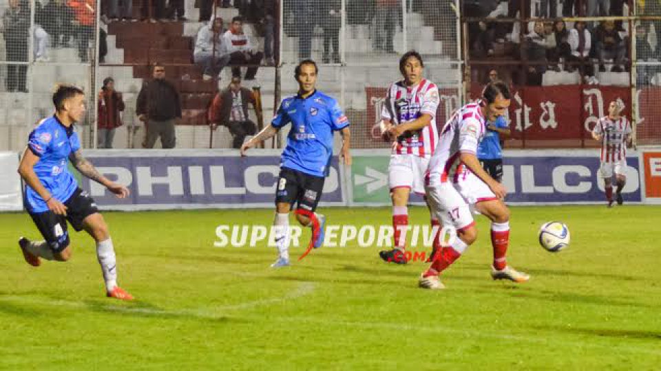 All Boys se llevó una victoria ante el Decano en el Mutio.