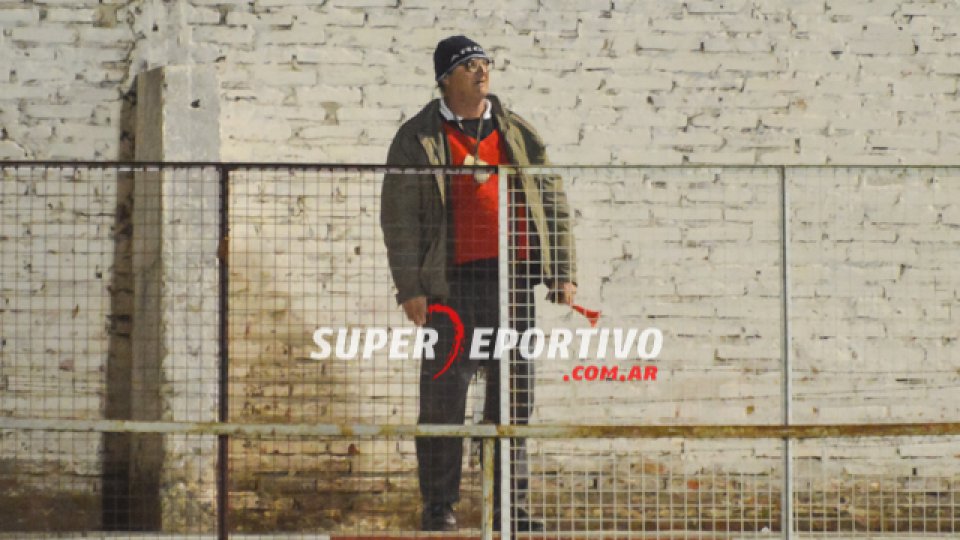 Los hinchas de Atlético Paraná colmaron el Pedro Mutio para alentar el equipo.