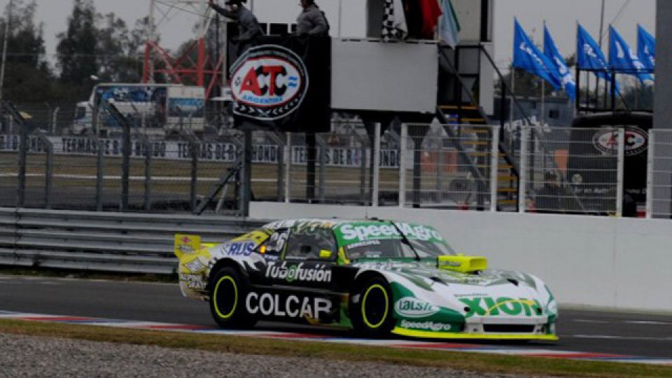 El piloto de Chevrolet se impuso en la primera final del fin de semana.