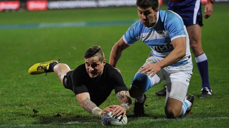 Los Pumas perdieron con los All Blacks en el inicio del Championship.