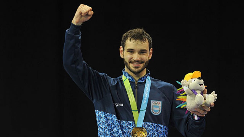 Julián Pinzas se consagró en la competencia de karate masculino.