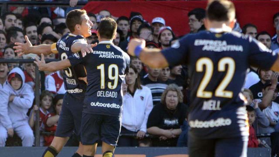 El goleador Ruben le dio el triunfo al Canalla en el Coloso.