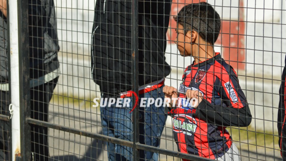 El equipo cumplió en la cancha y la gente acompañó desde las tribunas.