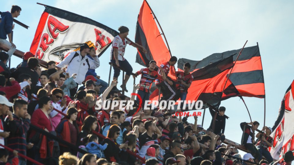 El equipo cumplió en la cancha y la gente acompañó desde las tribunas.
