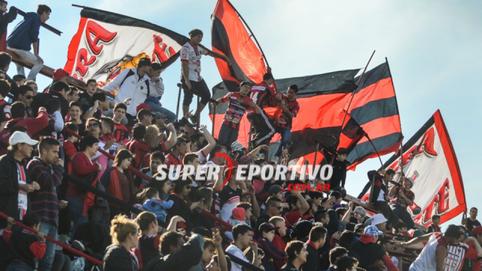 El equipo cumplió en la cancha y la gente acompañó desde las tribunas.