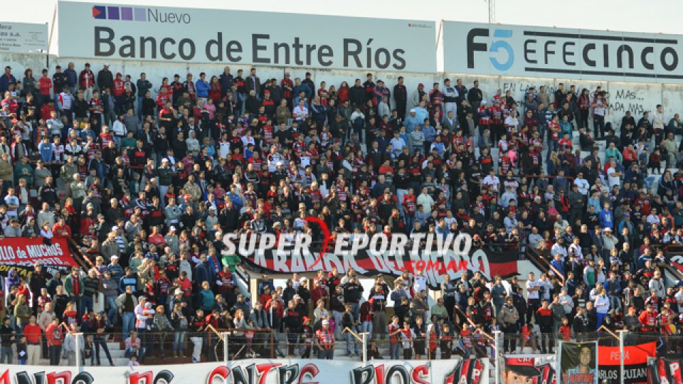El equipo cumplió en la cancha y la gente acompañó desde las tribunas.