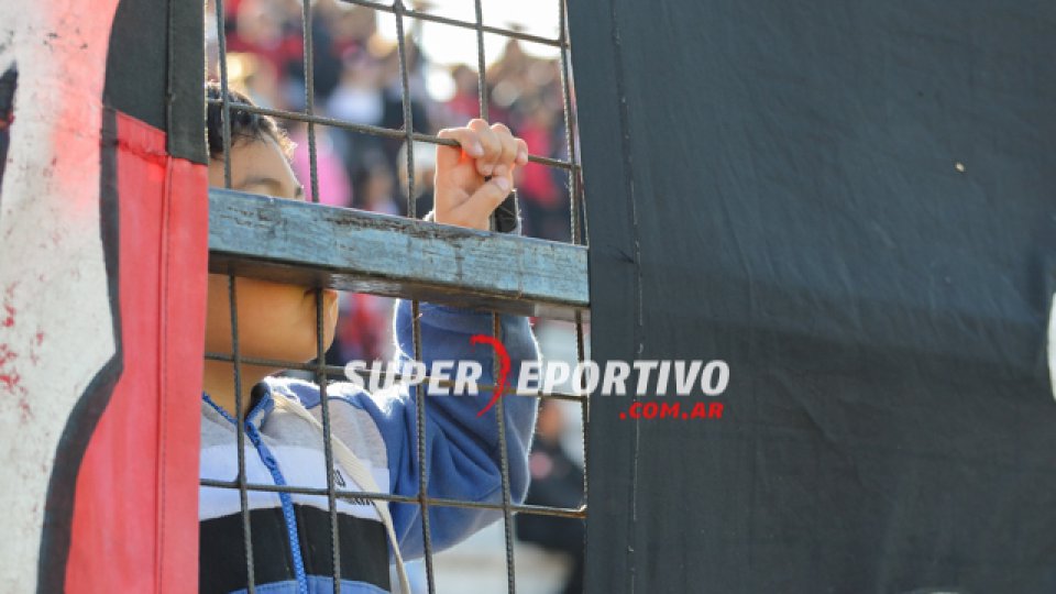 El equipo cumplió en la cancha y la gente acompañó desde las tribunas.