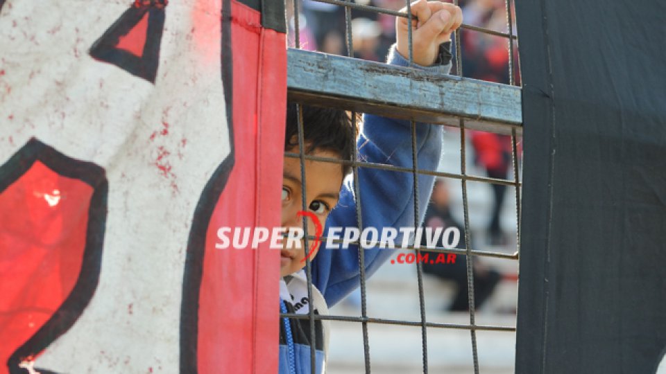 El equipo cumplió en la cancha y la gente acompañó desde las tribunas.