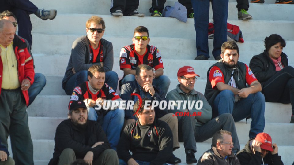 El equipo cumplió en la cancha y la gente acompañó desde las tribunas.