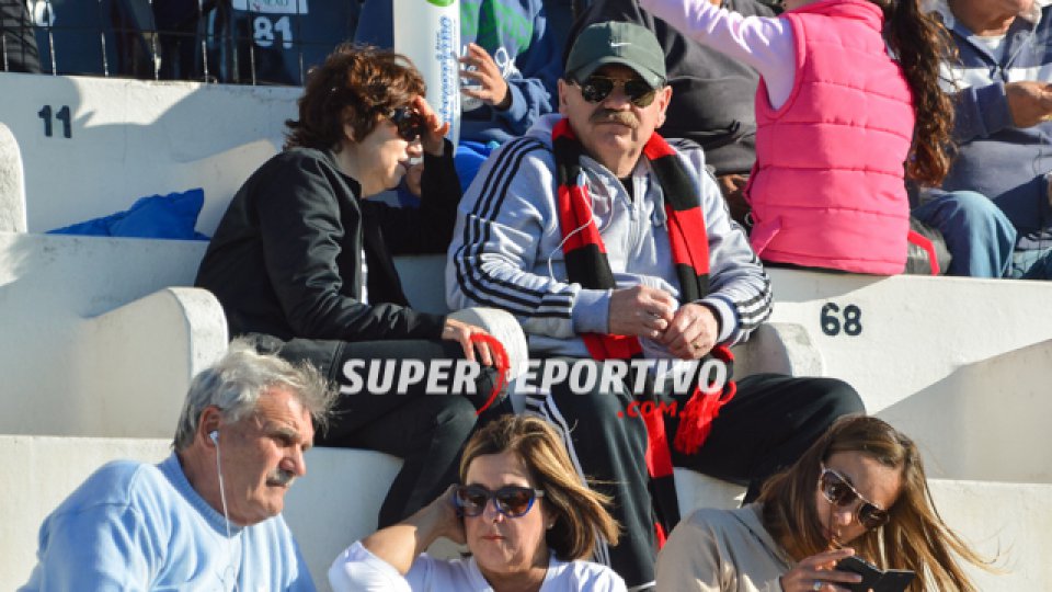 El equipo cumplió en la cancha y la gente acompañó desde las tribunas.