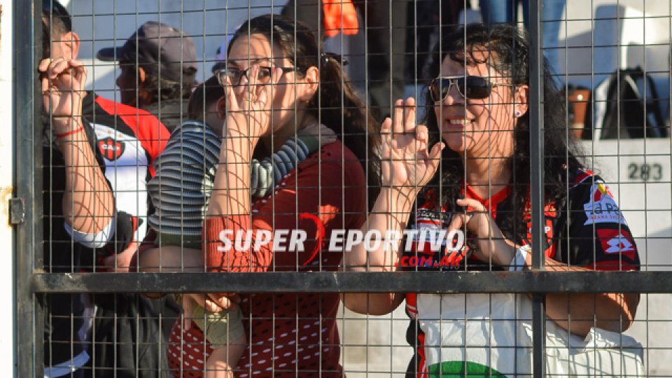 El equipo cumplió en la cancha y la gente acompañó desde las tribunas.