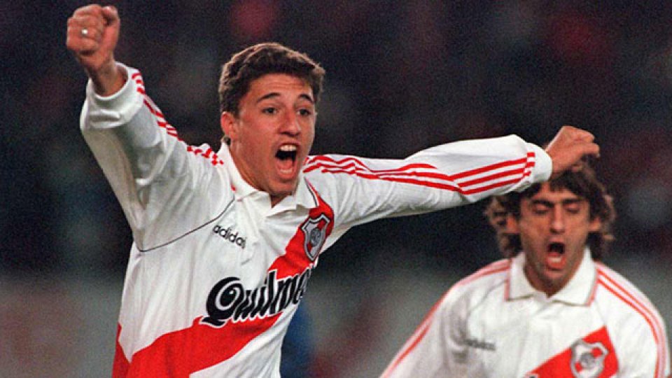 Crespo fue el hérore en la Final de la Libertadores 1996 conviritendo dos goles.