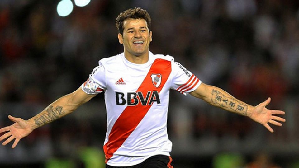 Mora se queda en River.