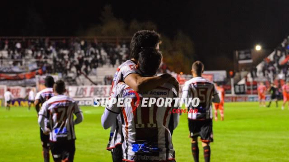 El Santo pero se quedó con triunfazo por 2-1.