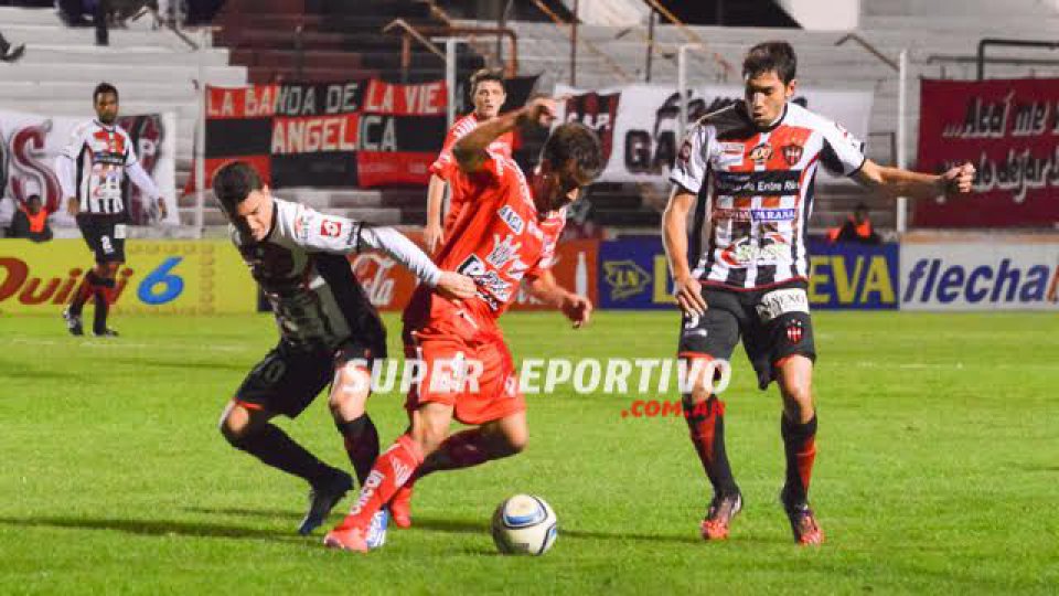 El Santo pero se quedó con triunfazo por 2-1.