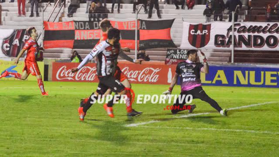 El Santo pero se quedó con triunfazo por 2-1.