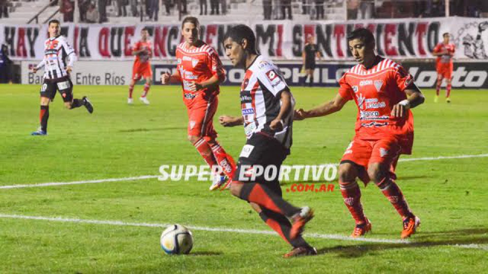 El Santo pero se quedó con triunfazo por 2-1.