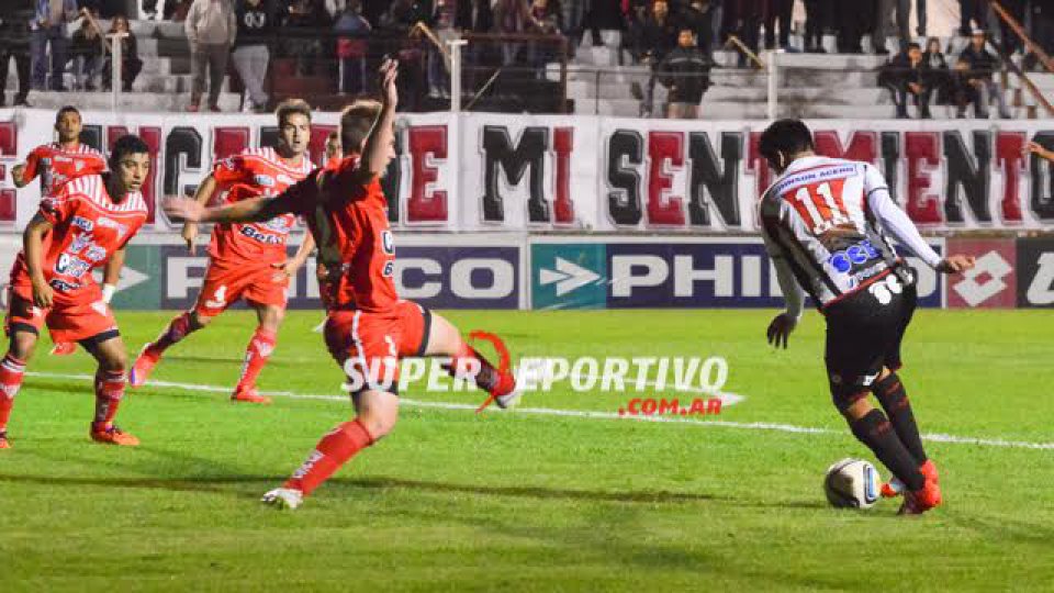 El Santo pero se quedó con triunfazo por 2-1.