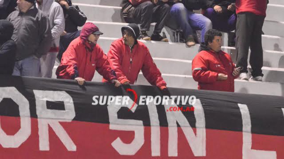 La gente acompañó a Patronato en la victoria ante Los Andes.