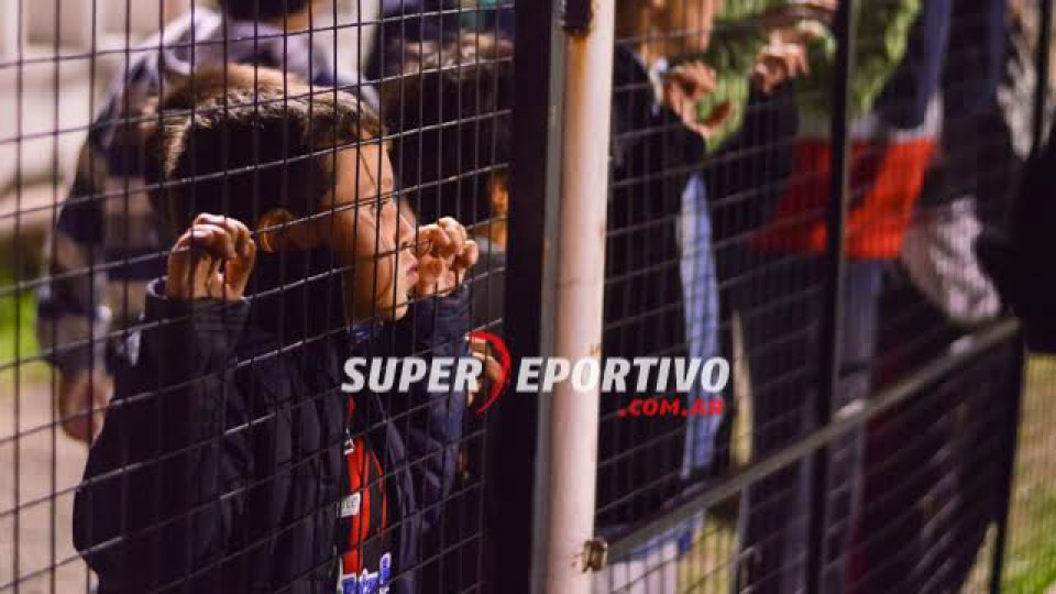 La gente acompañó a Patronato en la victoria ante Los Andes.