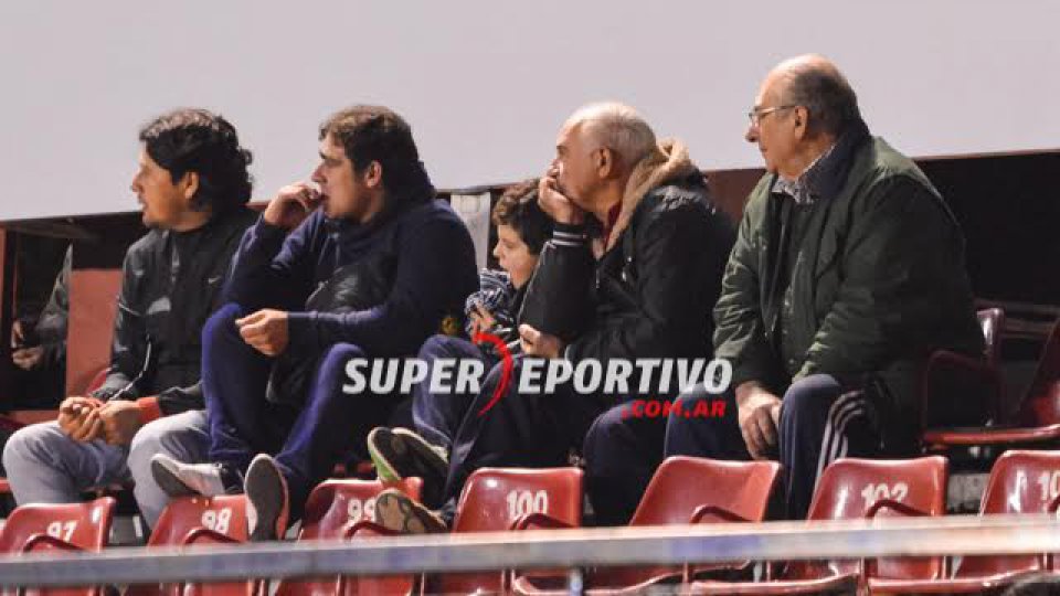 La gente acompañó a Patronato en la victoria ante Los Andes.