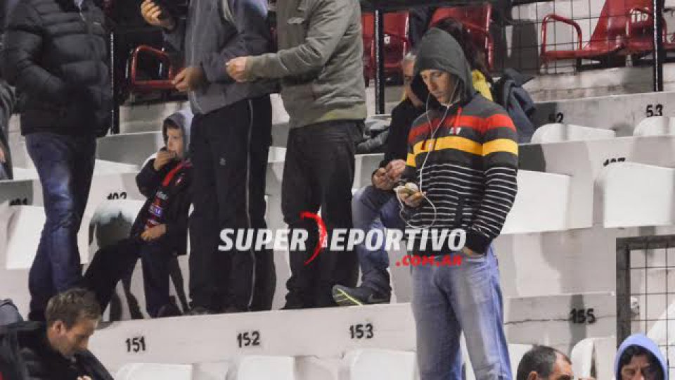 La gente acompañó a Patronato en la victoria ante Los Andes.