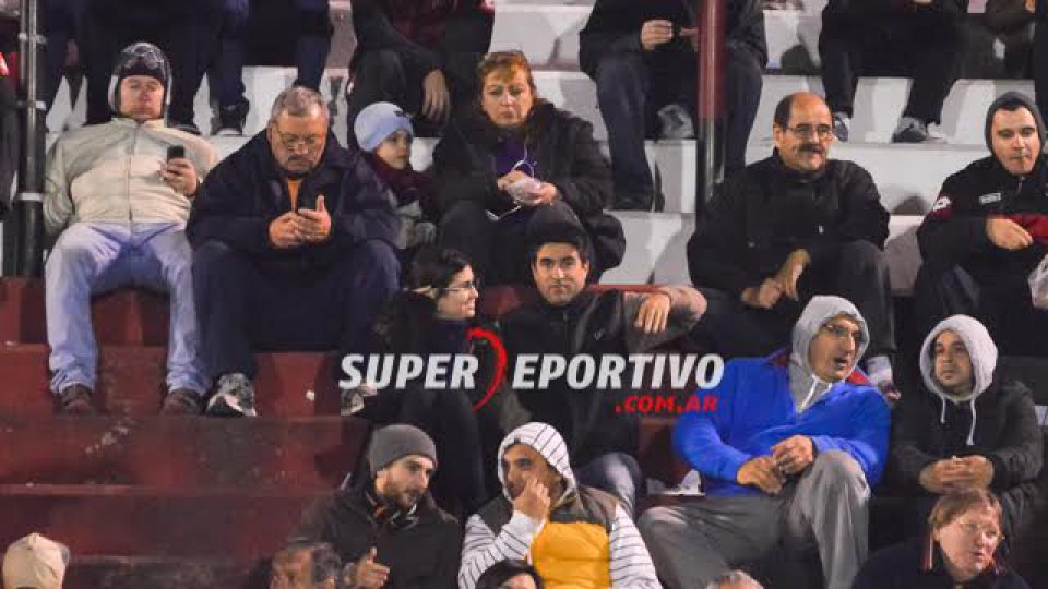 La gente acompañó a Patronato en la victoria ante Los Andes.