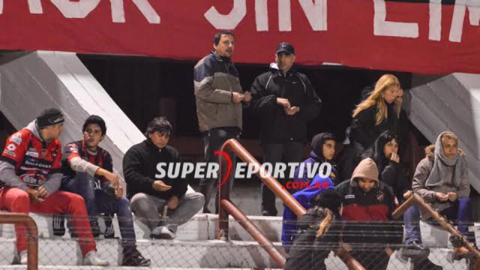 La gente acompañó a Patronato en la victoria ante Los Andes.