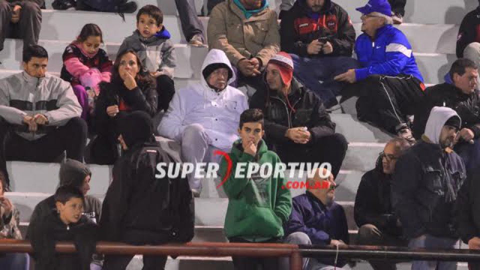 La gente acompañó a Patronato en la victoria ante Los Andes.